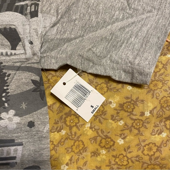 Disneyland 2018 tee - Picture 3 of 4